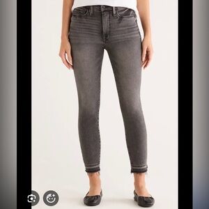 Good American Good Waist Release Hem Crop Skinny Jeans